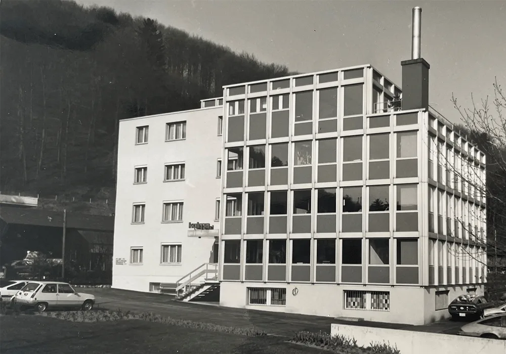 1974 und 1985 – Bezug eines zweiten Betriebsgebäudes